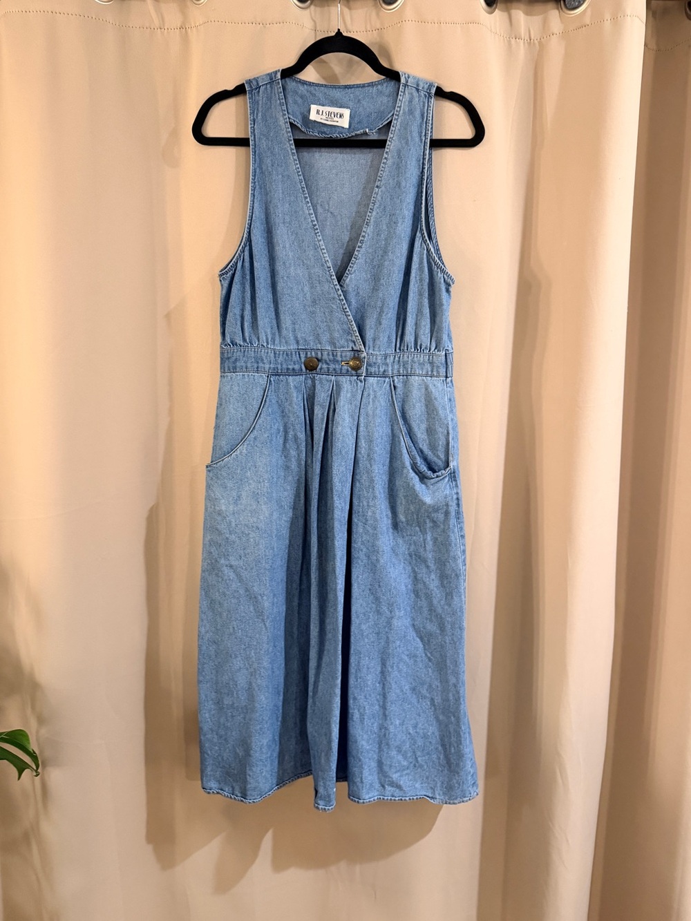 R.J. Stevens Petites Light Blue Denim  V-Neck Dress
